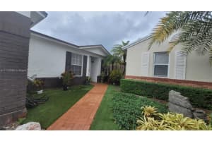 19321 NW 83rd Ave, Hialeah, FL 33015, Sold 12/16/21