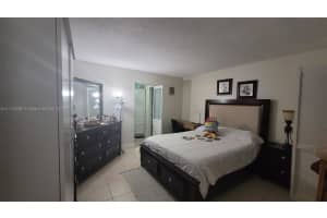 19321 NW 83rd Ave, Hialeah, FL 33015, Sold 12/16/21