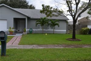 5781 SW 55th Ave, Davie, FL 33314, Sold 03/23/22