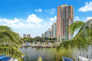 3330 NE 190th St, Aventura, FL 33180, Sold 01/28/22