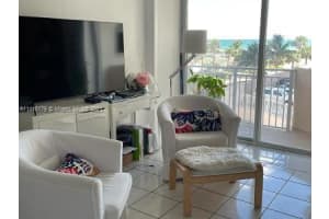 345 Ocean Dr, Miami Beach, FL 33139, Sold 08/08/22