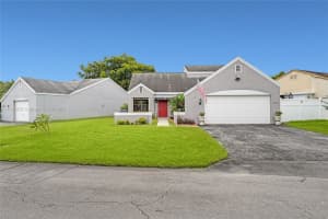 19038 NW 80th Ct, Hialeah, FL 33015, Sold 12/05/21
