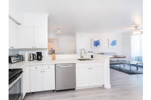 17150 N Bay Rd, Sunny Isles Beach, FL 33160, Sold 04/19/22