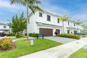 10828 SW 235th St, Princeton, FL 33032, Sold 03/18/22
