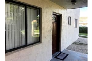 5420 W 21st Ct, Hialeah, FL 33016, Sold 12/17/21