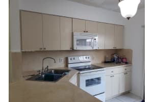 5420 W 21st Ct, Hialeah, FL 33016, Sold 12/17/21