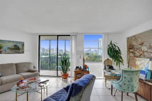 3475 N Country Club Dr, Miami, FL 33180, Sold 03/15/22
