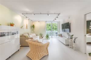 1020 Meridian Ave, Miami Beach, FL 33139, Sold 04/01/22