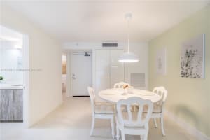1020 Meridian Ave, Miami Beach, FL 33139, Sold 04/01/22