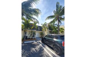523 SW 1st Ct, Boynton Beach, FL 33435, Sold 03/08/22