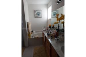 927 NW 206th St, Miami Gardens, FL 33169, Sold 12/10/21