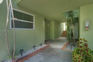 11173 NW 7th St, Miami, FL 33172, Sold 12/02/21