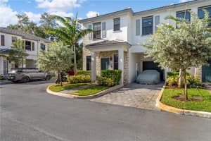 1647 SW 28th St, Fort Lauderdale, FL 33315, Sold 12/27/21