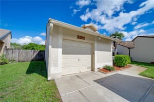 910 SW 111th Ave, Pembroke Pines, FL 33025, Sold 12/06/21