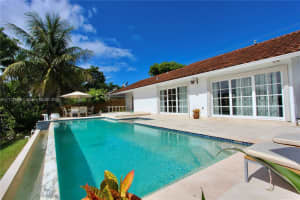 2286 NE 215th St, Aventura, FL 33180, Sold 01/04/22