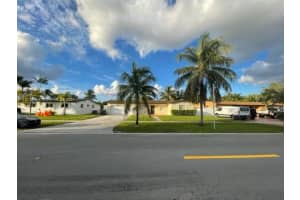 8561 NW 178th St, Hialeah, FL 33015, Sold 02/25/22