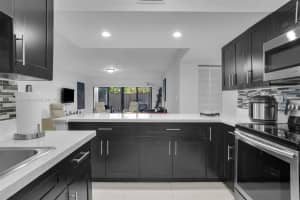 800 NE 195th St, Miami, FL 33179, Sold 01/18/22