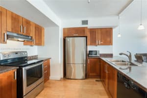 9499 Collins Ave, Surfside, FL 33154, Sold 12/01/21