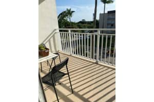 6950 NW 186th St, Hialeah, FL 33015, Sold 06/28/22