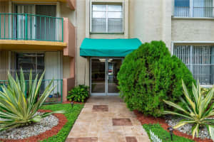 9360 Fontainebleau Blvd, Miami, FL 33172, Sold 11/24/21