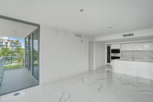 9521 E Bay Harbor Dr, Bay Harbor Islands, FL 33154, Sold 04/11/22