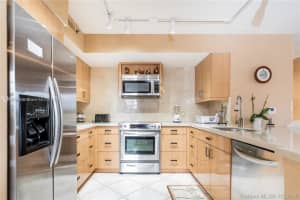 19999 E Country Club Dr, Aventura, FL 33180, Sold 12/13/21