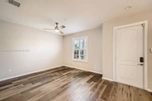 271 SW 7th St, Pompano Beach, FL 33060, Sold 12/06/21
