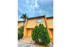 3721 SW 99th Ave, Miami, FL 33165, Sold 01/12/22