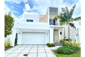 6735 NW 103rd Ave, Doral, FL 33178, Sold 01/25/22