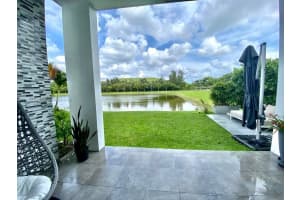 6735 NW 103rd Ave, Doral, FL 33178, Sold 01/25/22