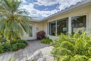 5721 Bayview Dr, Fort Lauderdale, FL 33308, Sold 12/16/21