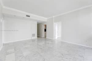 600 NE 36th St APT T23, Miami, FL 33137, Sold 11/30/21