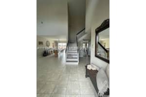 8406 NW 201st St, Hialeah, FL 33015, Sold 12/07/21