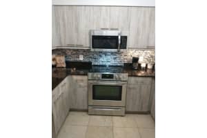 5091 NW 7th St, Miami, FL 33126, Sold 02/07/22
