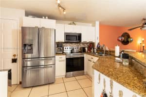 18886 NW 52nd Ct, Miami Gardens, FL 33055, Sold 01/06/22