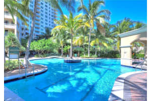 19501 W Country Club Dr, Aventura, FL 33180, Sold 12/07/21