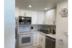 180 Seaview Ct, Marco Island, FL 34145, Sold 12/21/21