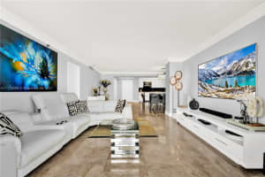 5757 Collins Ave #1904, Miami Beach, FL 33140, Sold 03/18/22