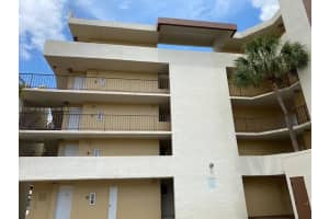 8840 Fontainebleau Blvd, Miami, FL 33172, Sold 01/18/22