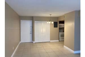 8840 Fontainebleau Blvd, Miami, FL 33172, Sold 01/18/22