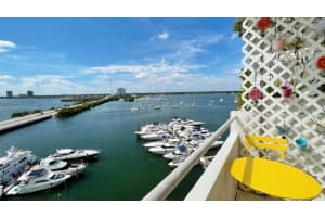 7904 West Dr, North Bay Village, FL 33141, Sold 03/07/22