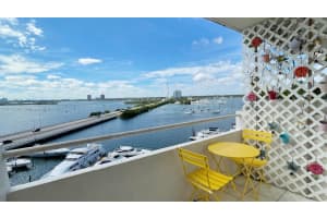 7904 West Dr, North Bay Village, FL 33141, Sold 03/07/22