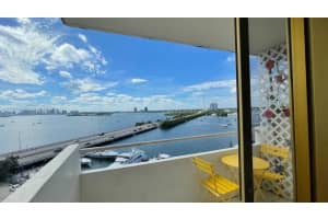 7904 West Dr, North Bay Village, FL 33141, Sold 03/07/22