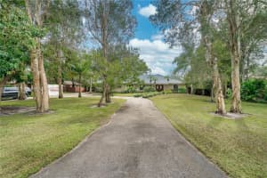 11260 Shady Ln, Plantation, FL 33325, Sold 01/27/22