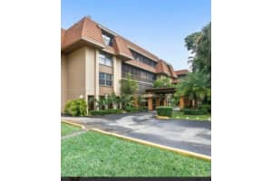 665 NE 195th St, Miami, FL 33179, Sold 04/22/22