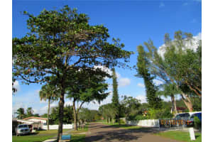 949 SW 49th Ave, Plantation, FL 33317, Sold 03/30/22