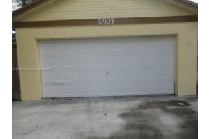 5921 NW 191st Terrace, Hialeah, FL 33015, Sold 12/29/21
