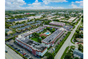 400 SE 10th St, Deerfield Beach, FL 33441, Sold 12/07/21