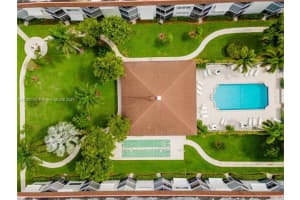 400 SE 10th St, Deerfield Beach, FL 33441, Sold 12/07/21