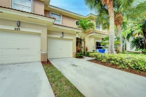 225 River Bluff Ln, Royal Palm Beach, FL 33411, Sold 01/31/22
